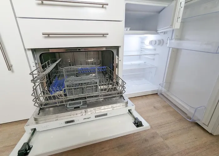 Mit Kueche, Arbeitsplatz Und Xxl Sofa Lejlighed