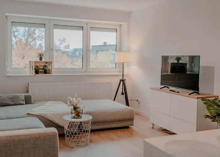 Mit Kueche, Arbeitsplatz Und Xxl Sofa Lejlighed